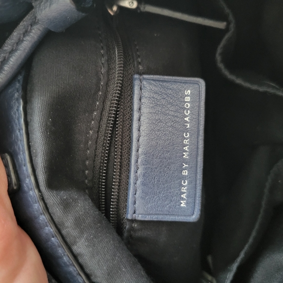 Marc by Marc Jacobs Too Hot to Handle Small Drawstring Leather Crossbody Bag - Picture 9 of 11